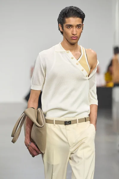 Look 106